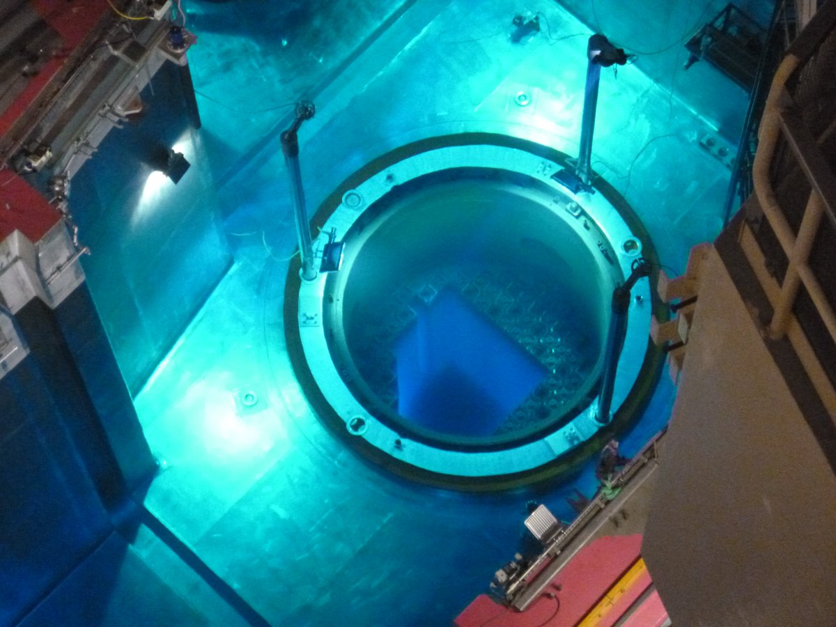 Cherenkovstraling in een kernreactor